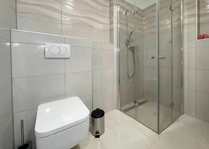 Bright Riverside Studio, Balcony, Free Parking, Air Conditioning بودابست