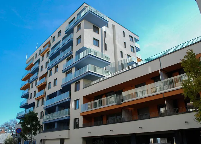 Apartman Bright Riverside Studio, Balcony, Free Parking, Air Conditioning
