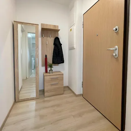 Апартаменты Bright Riverside Studio, Balcony, Free Parking, Air Conditioning