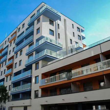 Апартаменты Bright Riverside Studio, Balcony, Free Parking, Air Conditioning